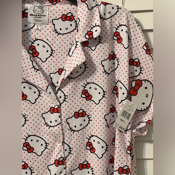 Hello Kitty Pajama Shirt And Shorts Set Women’s - Picture 4 of 4